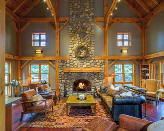 Buffalo Mountain Lodge - באנף - טרקלין