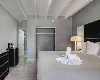 Beach House Inn - Daytona Beach
