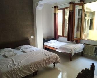 Boby Home Stay ( Boby Mansion ) - Jaipur - Bedroom