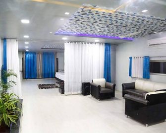 Hotel Spark - Pālakollu - Lobby
