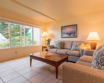 Your Home Away From Home! 2 Classy Units, Full Kitchen & Free Parking! - Oxnard - Living room