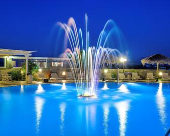 Golden Sun Hotel - Naxos - Pool