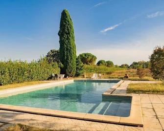 Château de Teillan - Pigeonnier - Aimargues - Piscine