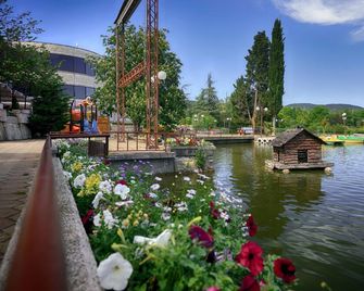 Park Hotel Stara Zagora - Stara Zagora - Buiten zicht