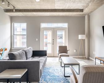Kasa Downtown Austin - Austin - Living room
