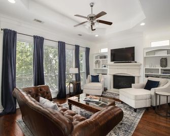 Memorial Park, 3 Bedroom Newly Refurnished Townhome Sleeps 6 - Χιούστον - Σαλόνι