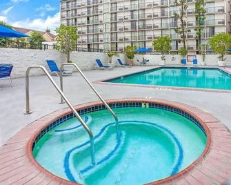 Glendale Express Hotel - Glendale - Piscine