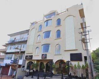 Imarat Hotel - Madikeri - Edificio