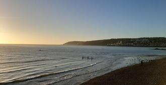 Dunedin Guest House - Penzance - Beach