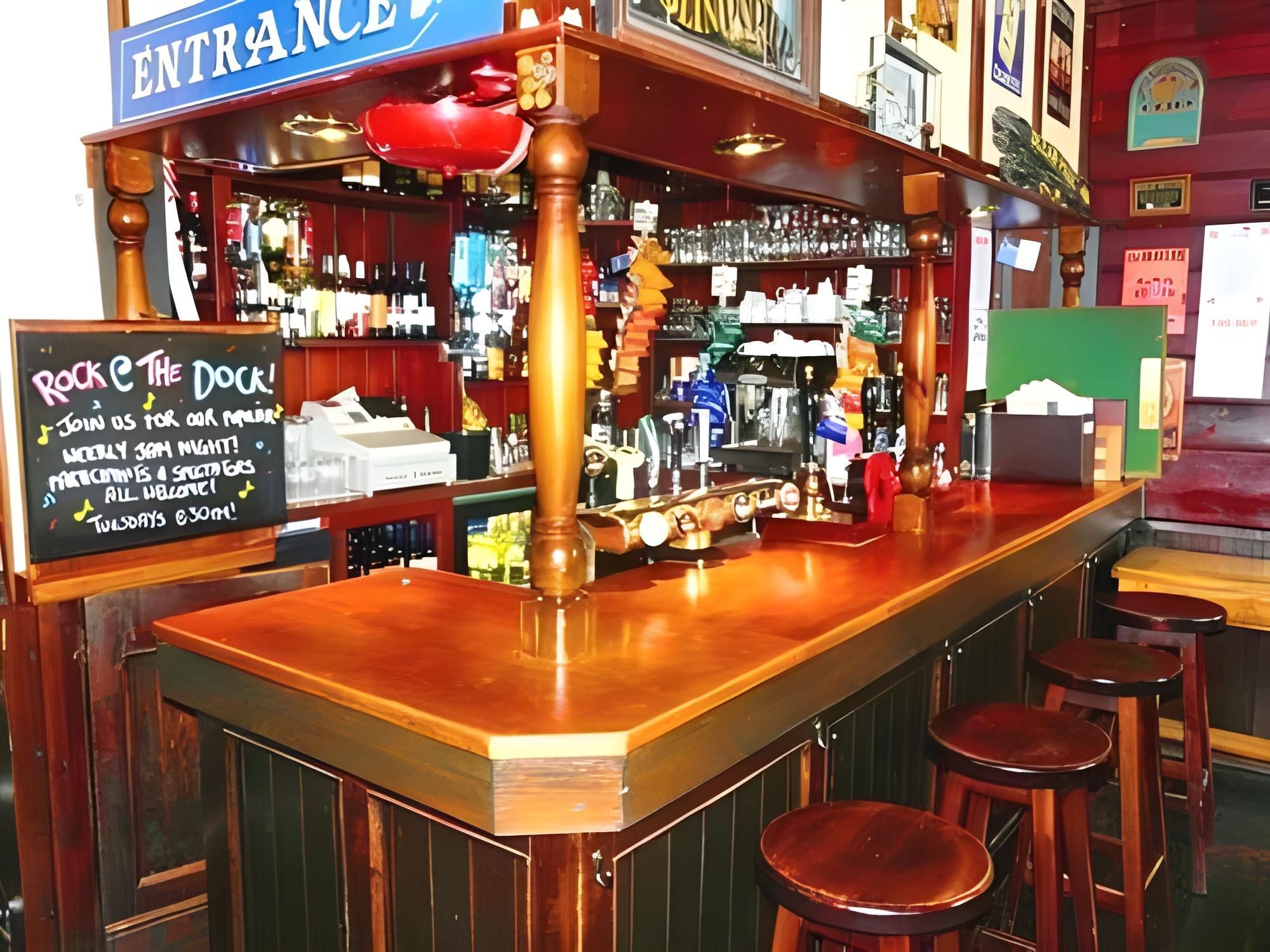 The Dock Inn - פרנזאנס - בר