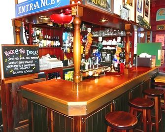 The Dock Inn - פרנזאנס - בר