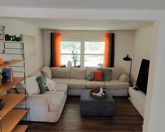Charming 3-bedroom house in delightful Ashland for your getaway - Ashland - Sala de estar