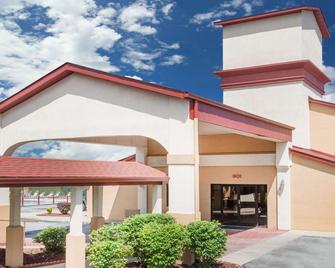 Ramada by Wyndham Columbia - Columbia - Edificio