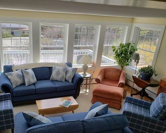 Explore beautiful Southwest Harbor with amazing harbor views - Southwest Harbor - Huiskamer