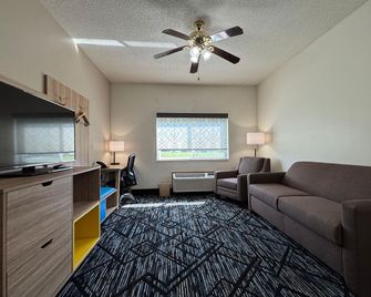 Baymont by Wyndham Decatur IL North - Decatur - Slaapkamer