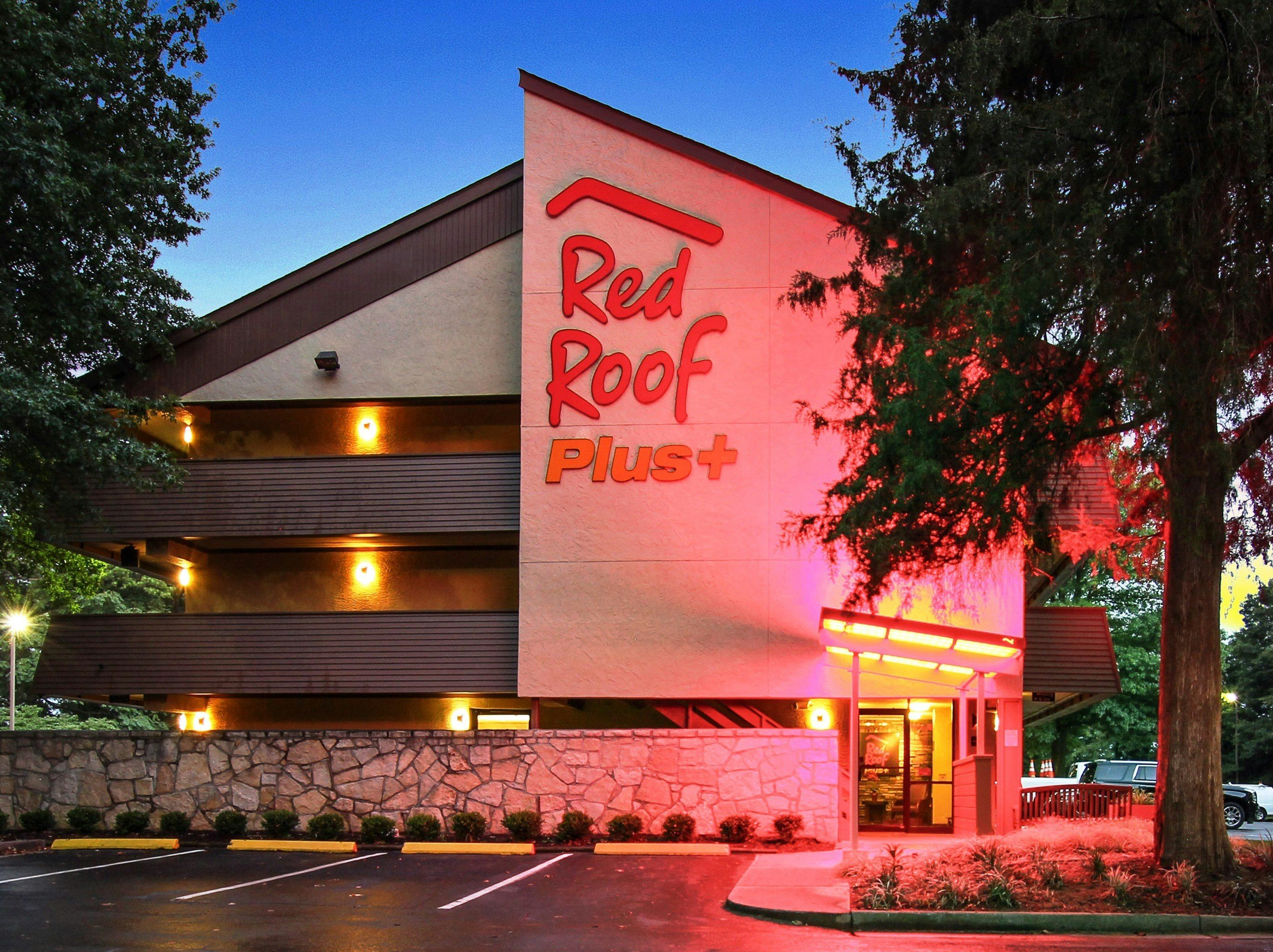 Red Roof Inn Plus+ Atlanta - Buckhead - אטלנטה - בניין