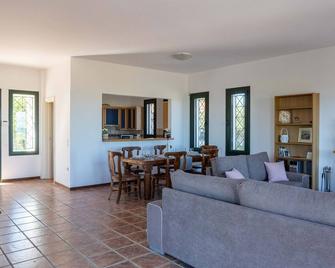 Aipeia Country House - Logga - Sala de estar