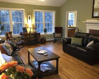 Hemlock House at Aldworth Manor - Harrisville - Living room