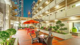 Inn at the Peachtrees Ascend Hotel Collection - Atlanta - Patio