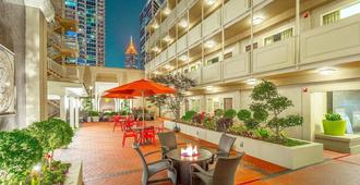 Inn at the Peachtrees Ascend Hotel Collection - Atlanta - Pati