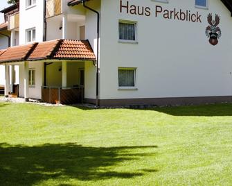 Parkblick Aparthotel und Ferienwohnungen - Bad Dürrheim - Gebäude