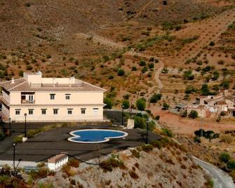Modern apartment, high in the mountains with private pool (adults only) - Lubrín - Vista del exterior