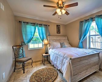 Oklahoma City Home w/ Yard - 5 Mi to Downtown! - Oklahoma City - Bedroom