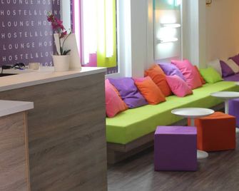 Chameleon Youth Hostel Alicante - Alicante - Stue