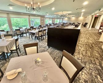 Town & Country Inn & Resort - Gorham - Restaurant