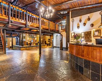 African Sky Hotels - Pine Lake Inn - White River - Lobby
