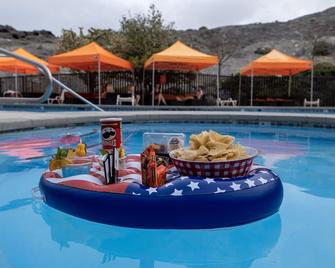 Wendover Nugget Hotel & Casino by Red Lion Hotels - West Wendover - Piscina