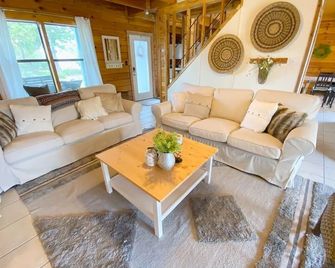 Hill Country Escape at the Guadalupe River - New Braunfels - Living room