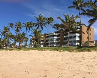Vilas Village Apt Sea Front - Cleaning Service, 24 Hour Reception, Swimming Pool. - Lauro de Freitas - Building