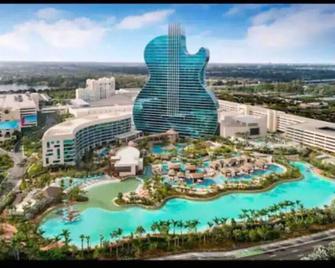 Home away from home - Miramar - Building