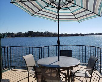 'Wickie's Wharf ' Condo on lake Conroe - Willis - Balcón