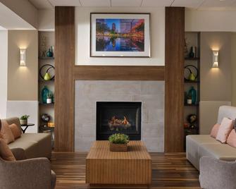 Hilton Garden Inn Las Colinas - Irving - Living room