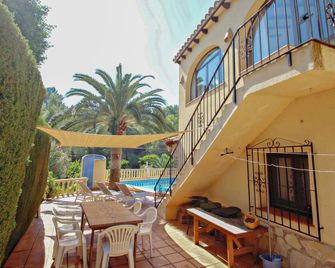 Sola - pretty holiday property with garden and private pool in Benissa - Benissa - Binnenhof