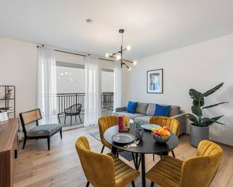 Modern Housing Apartments - Vienna - Living room