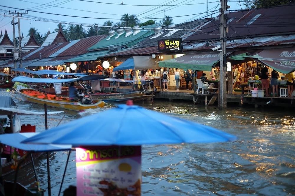 Roomquest Amphawa Floating Market - Samut Songkhram