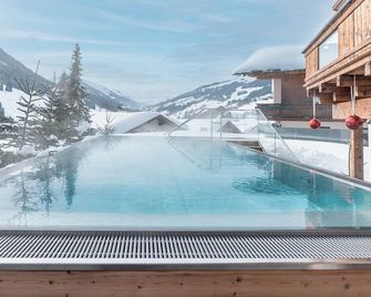 Hotel Astrid - Ski In - Ski Out - Saalbach - Uima-allas