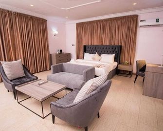 Marchforte Courtyard Hotel & Suites - Ibadan - Bedroom