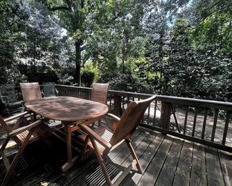 1926 Guest Cottage at River Landing - Covington - Balcony