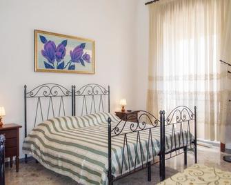 Affittacamere Room And Breakfast Antonuccio - Alessano - Bedroom