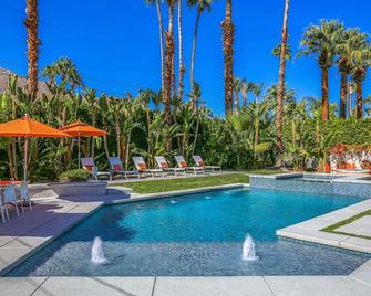 Stunning Retreat in Warm Sands! Walk to Downtown Palm Springs! - Palm Springs - Piscina