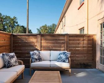 Pool/FreeParking - 2BD 1 Block from the Water - Tampa - Balcón