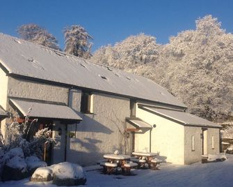 Converted Barn situated on a working hill farm in the Brecon Beacons, Wales - Merthyr Tydfil - Building