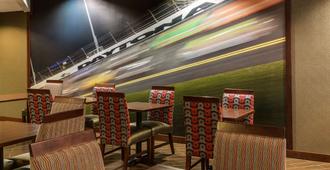 Hampton Inn Daytona Speedway-Airport - Daytona Beach - Bar