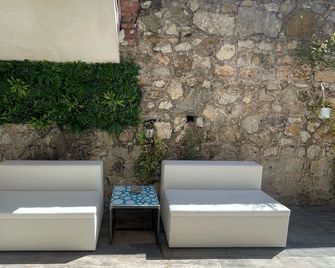 Namuri Luxury Rooms - Taormina - Hàng hiên
