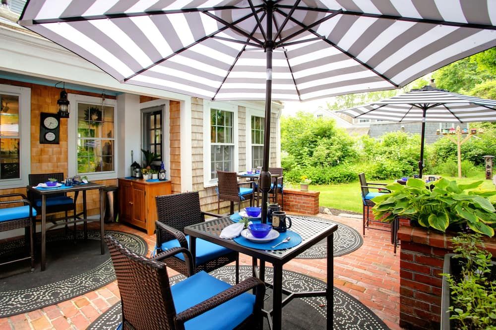 Inn On Main - יארמאות' פורט - פטיו