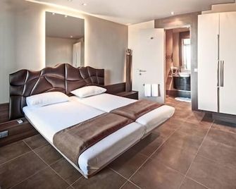 Assosyal Hotel - Behram - Bedroom